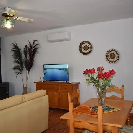 Aguaillo - 20 Min Walk To *