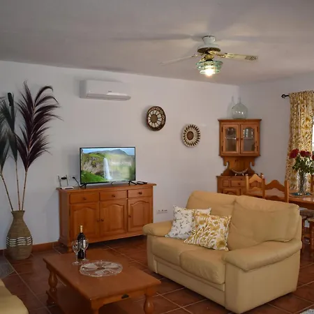 Aguaillo - 20 Min Walk To *